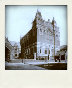 photo of the Great Hall, University of Leeds
